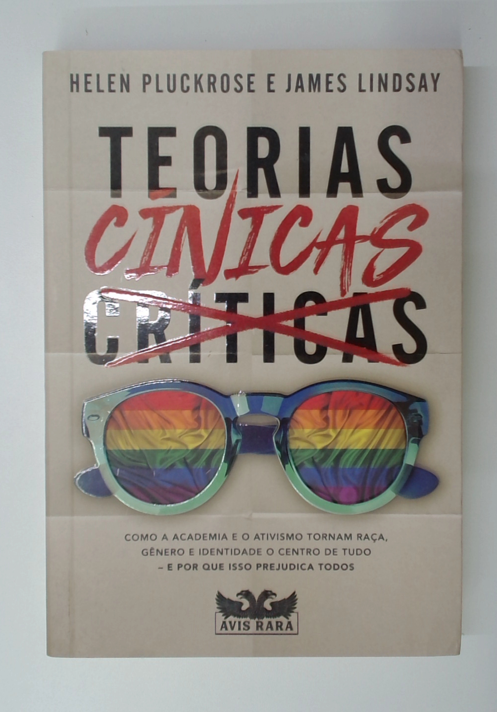 Capa do livro Teorias Cínicas