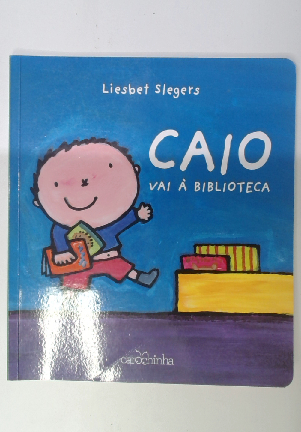 Capa do livro Caio Vai à Biblioteca