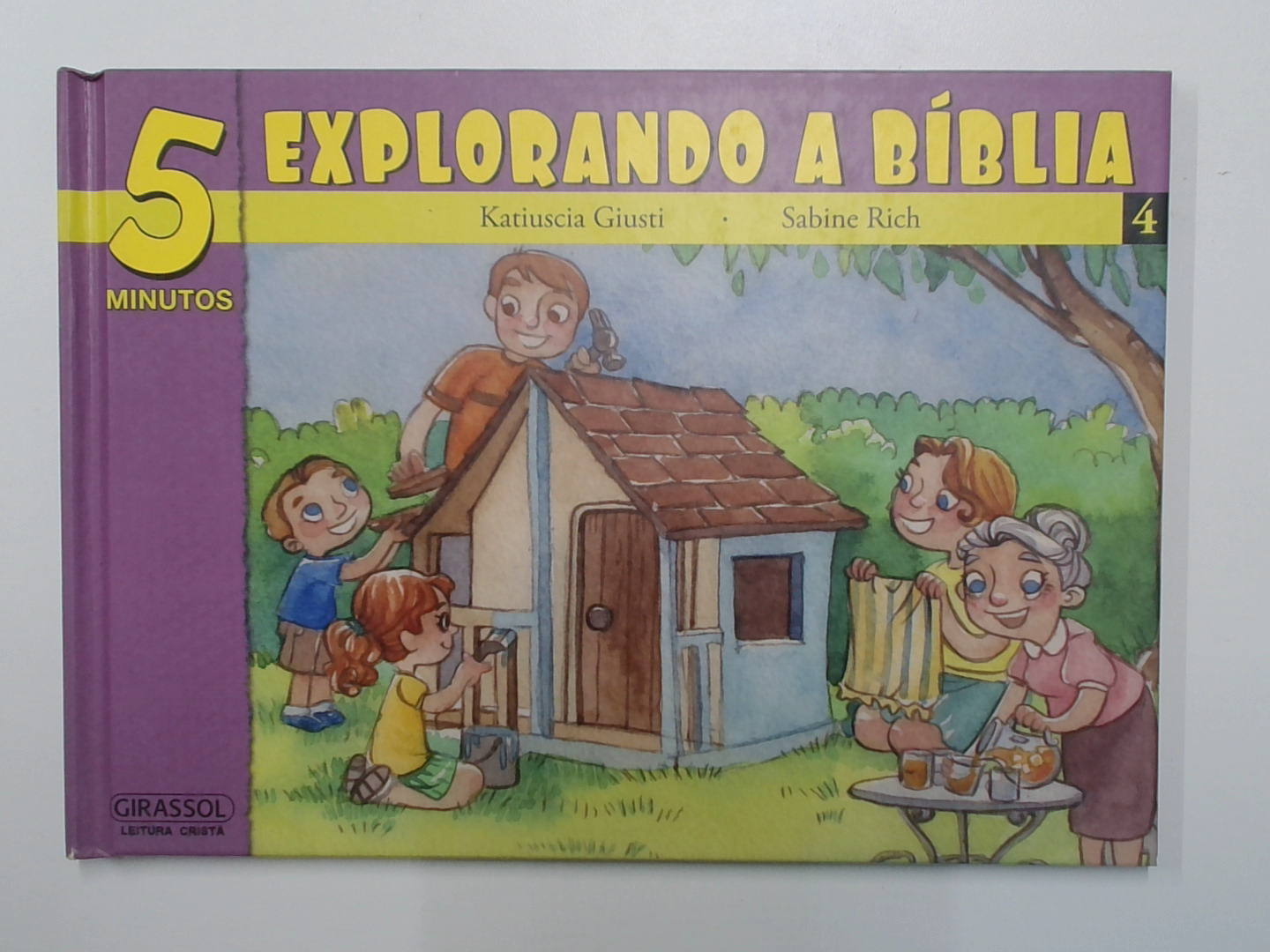 Capa do livro 5 Minutos Explorando a Bíblia - Vol. 4