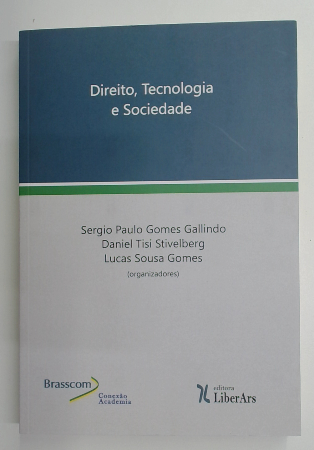 Capa do livro Direito, Tecnologia e Sociedade