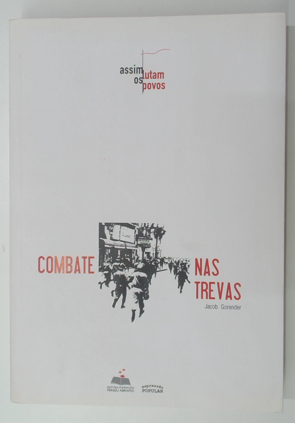 Capa do livro Combate nas Trevas