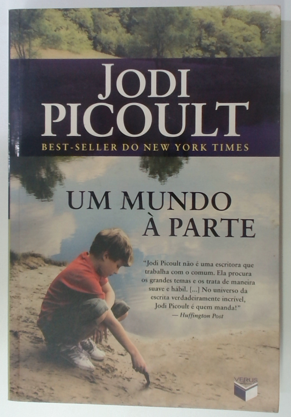 Capa do livro Um Mundo à Parte