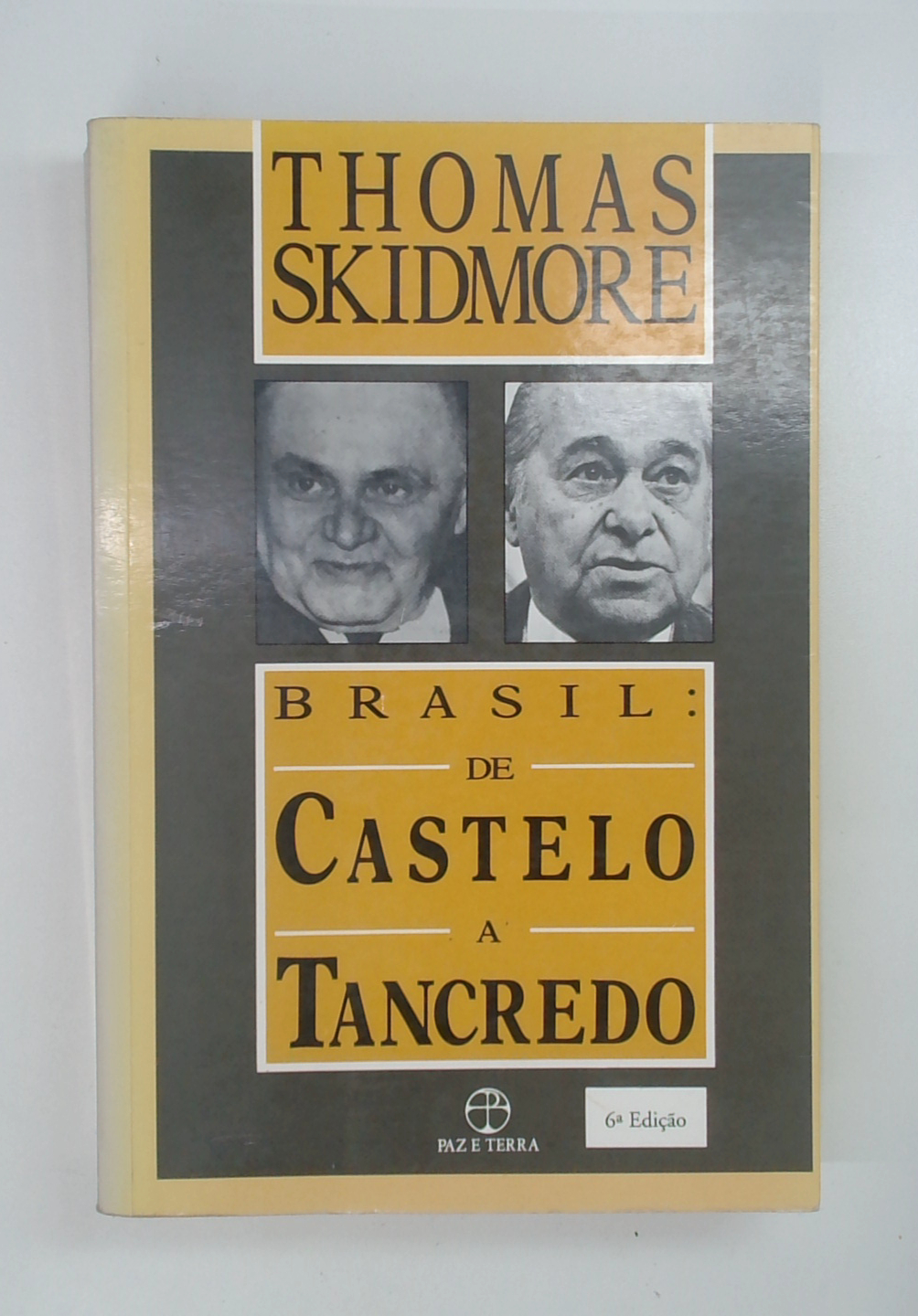 Capa do livro Brasil: de Castelo a Tancredo