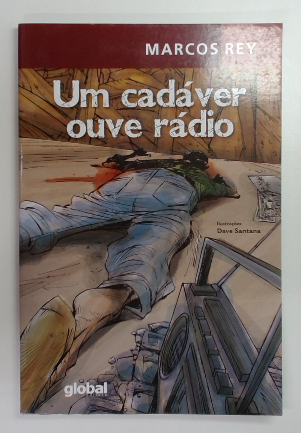 Capa do livro Um Cadáver que Ouve Rádio
