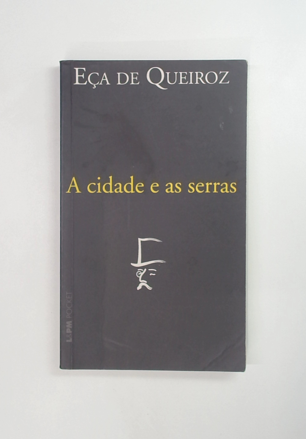 Capa do livro A Cidade e as Serras 