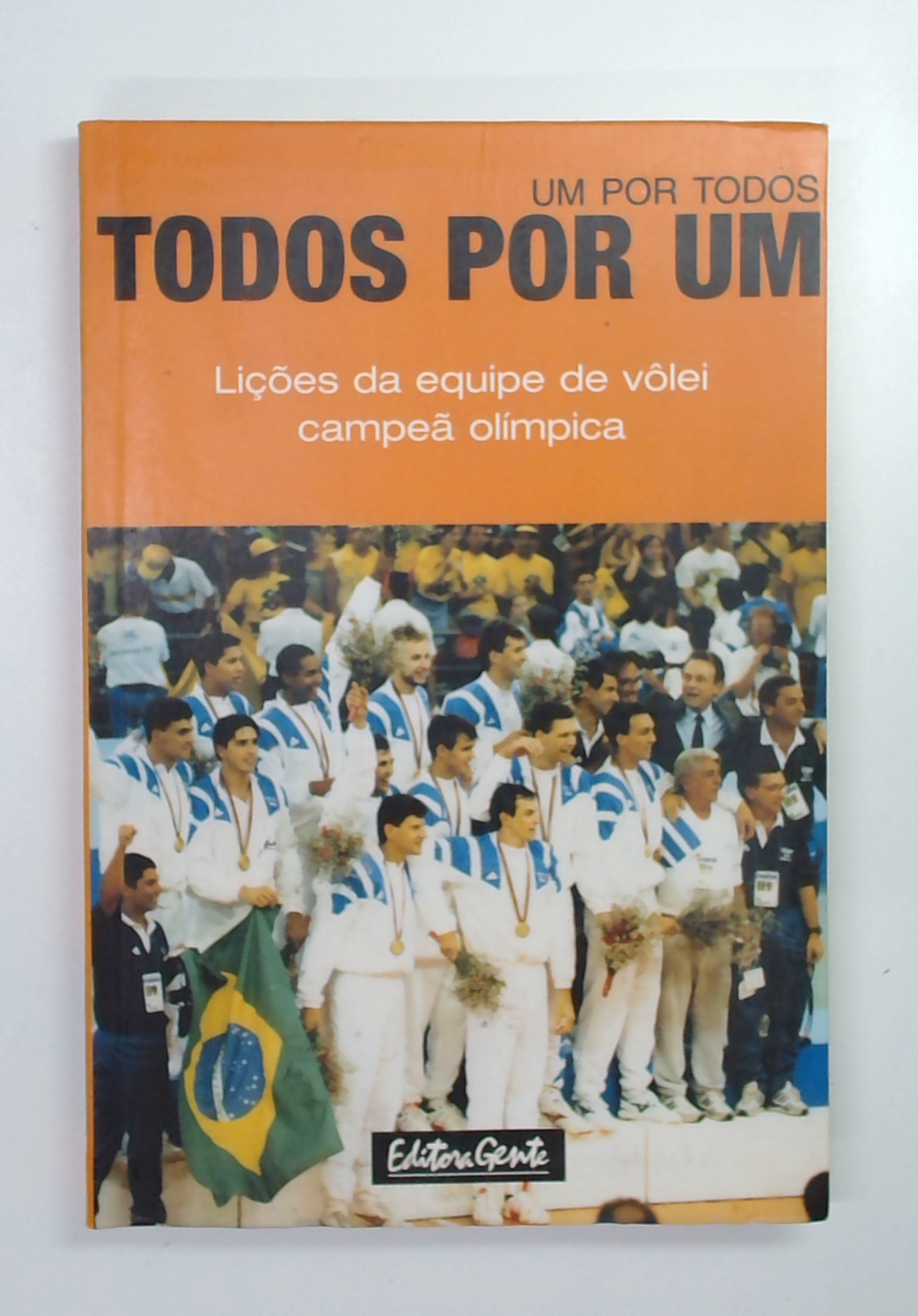 Capa do livro Um por Todos e Todos por um