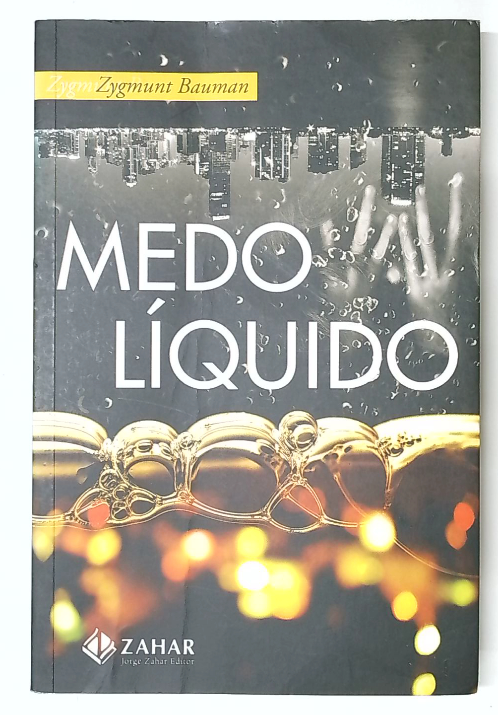 Capa do livro Medo Líquido