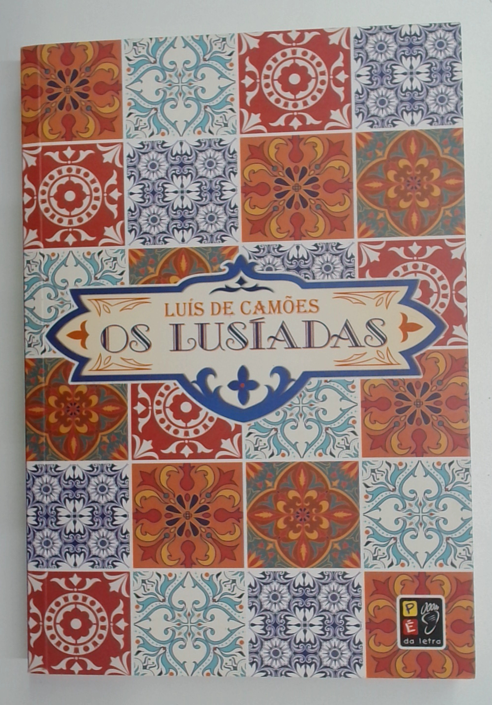 Capa do livro Os Lusíadas