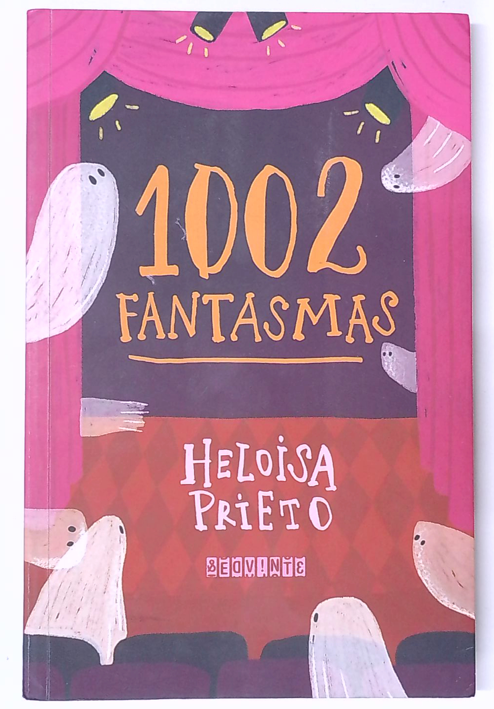 Capa do livro 1002 Fantasmas