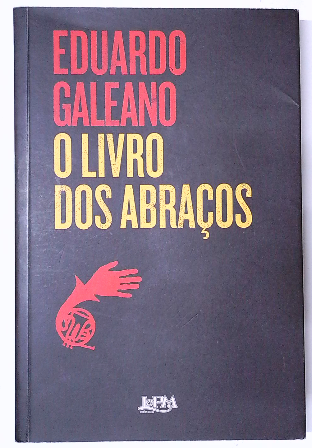Capa do livro O Livro dos Abraços