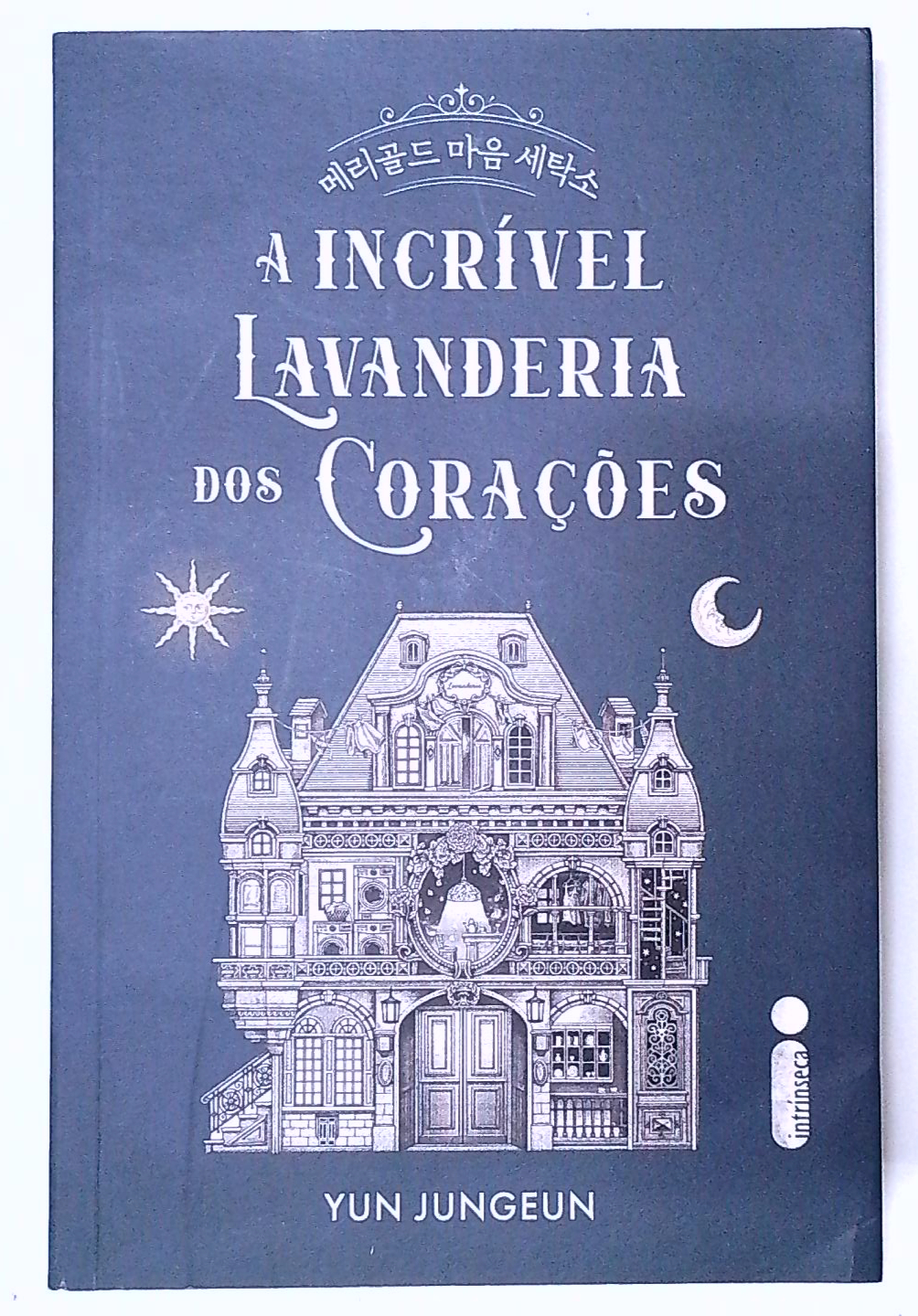 Capa do livro A Incrível Lavanderia dos Corações