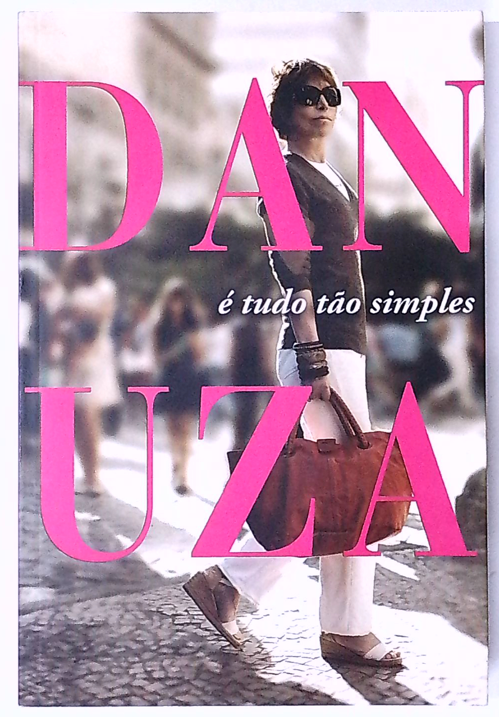 Capa do livro É Tudo Tão Simples