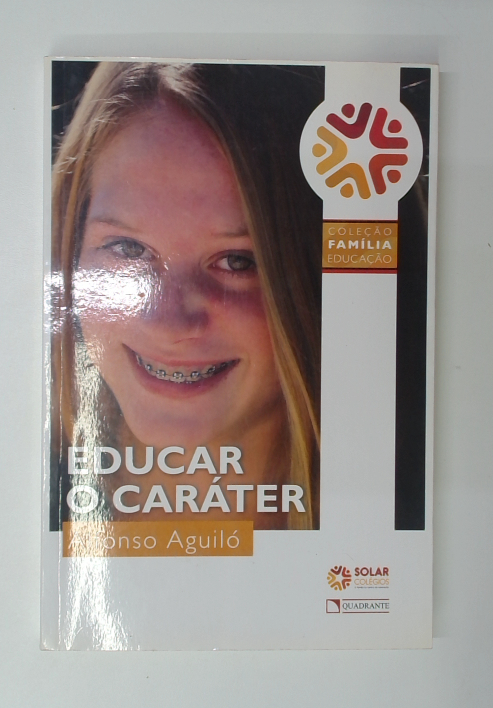 Capa do livro Educar o Caráter