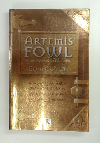 Capa do livro Artemis Fowl: o Menino Prodígio do Crime