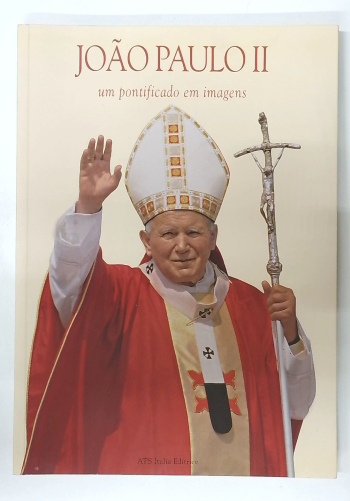 Capa do livro João Paulo II - Um Pontificado em Imagens