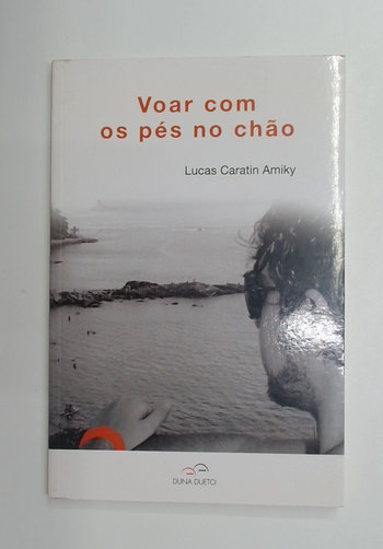Capa do livro Voar com os Pés no Chão